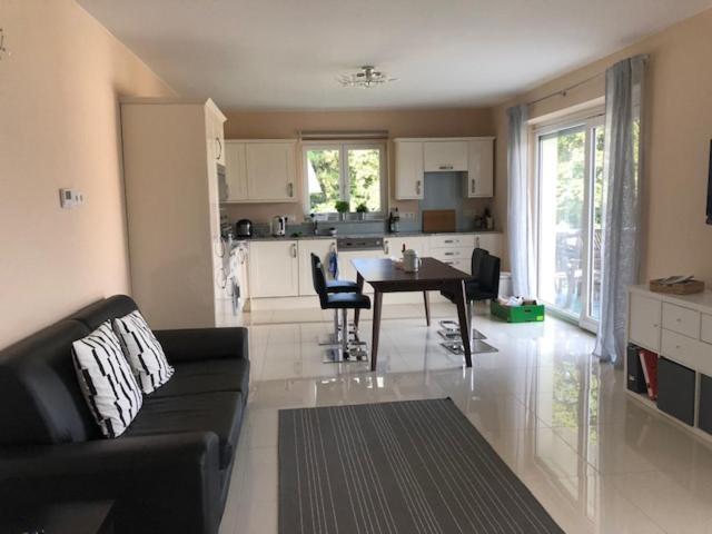 Velden View Ferienwohnung Mit Grosser Sonnenterrasse Und See- Und Karawankenblick Фельден-ам-Вёртер-Зе Экстерьер фото
