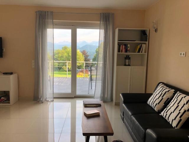 Velden View Ferienwohnung Mit Grosser Sonnenterrasse Und See- Und Karawankenblick Фельден-ам-Вёртер-Зе Экстерьер фото