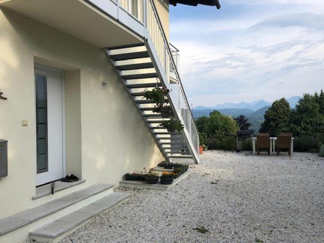 Velden View Ferienwohnung Mit Grosser Sonnenterrasse Und See- Und Karawankenblick Фельден-ам-Вёртер-Зе Экстерьер фото
